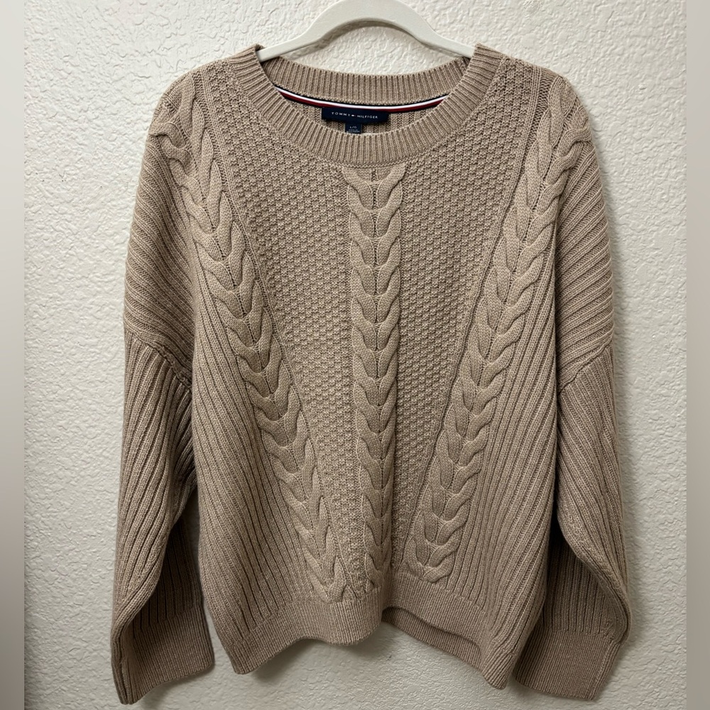 Tommy Hilfiger Cable Knit Beige Sweater Large